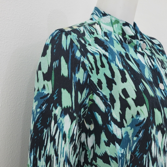 Chico's Reversible Solid To Printed Linen Jacket - Picture 7 of 8